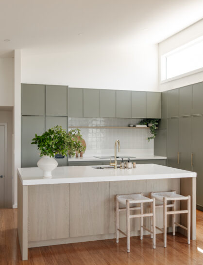 Kennedy & Co - Sea Breeze